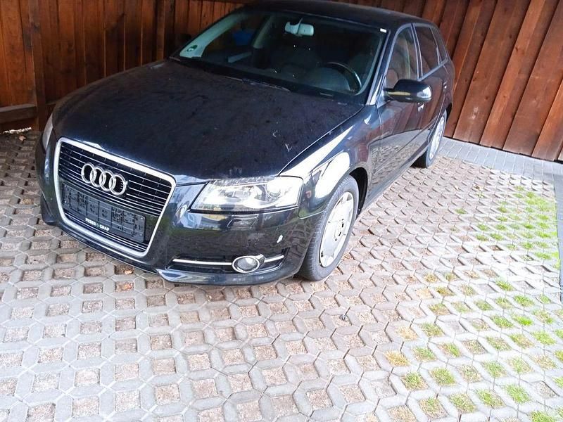 Schwarz Gebraucht 2012 Audi A3 Ambition Limousine | 6.400 € (Fairer Preis) - Bild 1/2