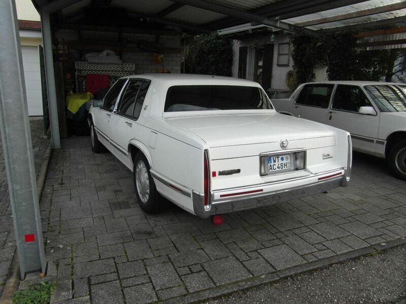 Second-hand Cadillac Deville 203 CP (149 kW) 1991 Alb Berlinǎ