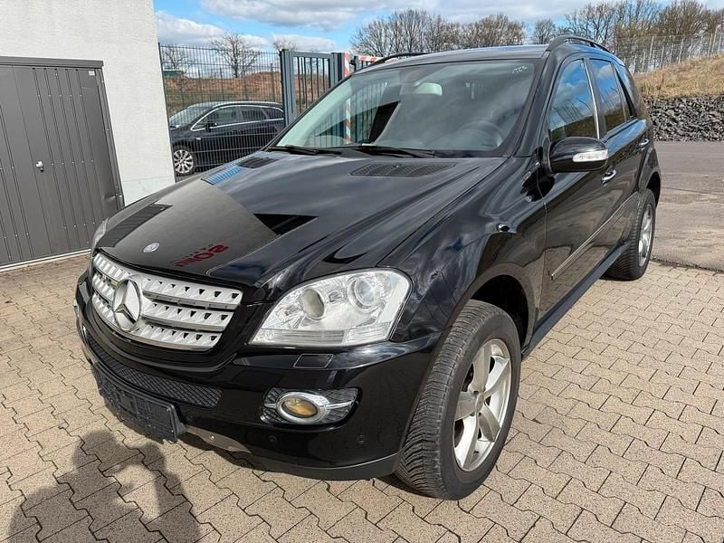 Gebraucht Mercedes ML320 224 PS (164 kW) 2007 Schwarz SUV