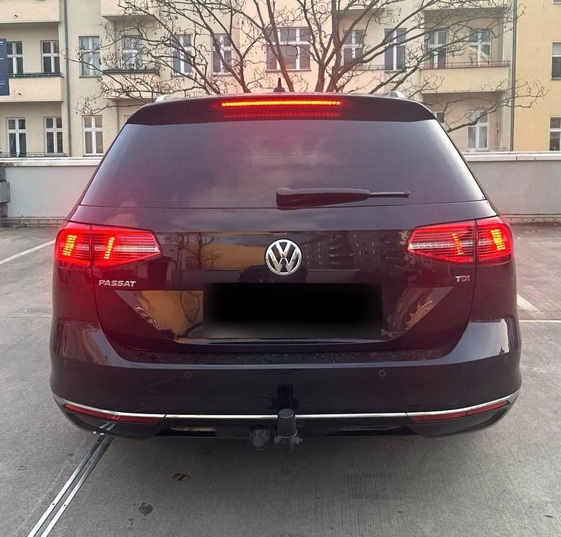 Gebraucht VW Passat 120 PS (88 kW) 2018 Schwarz Kombi