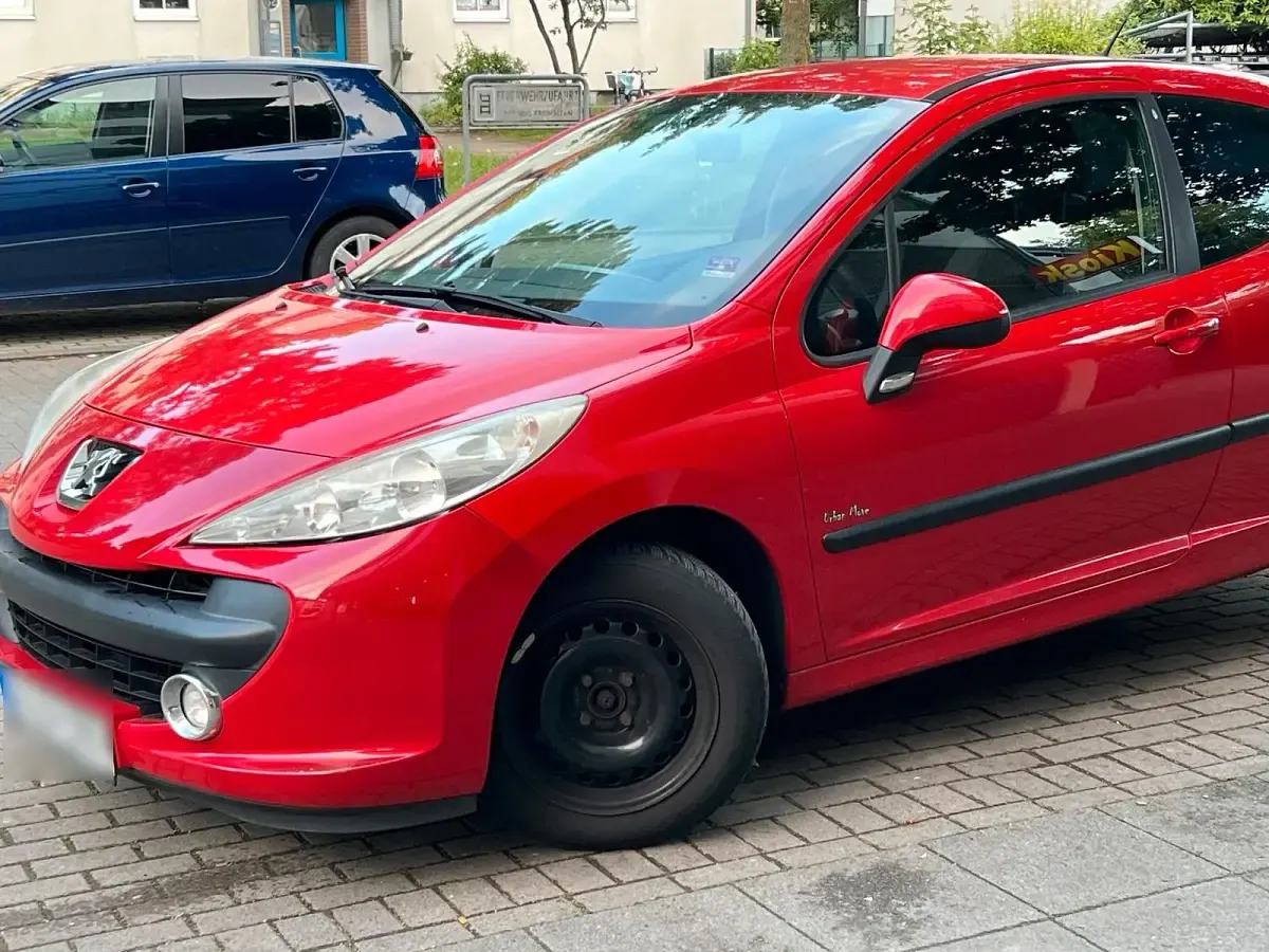 Gebraucht Peugeot 207 75 PS (55 kW) 2009 Rot Kleinwagen