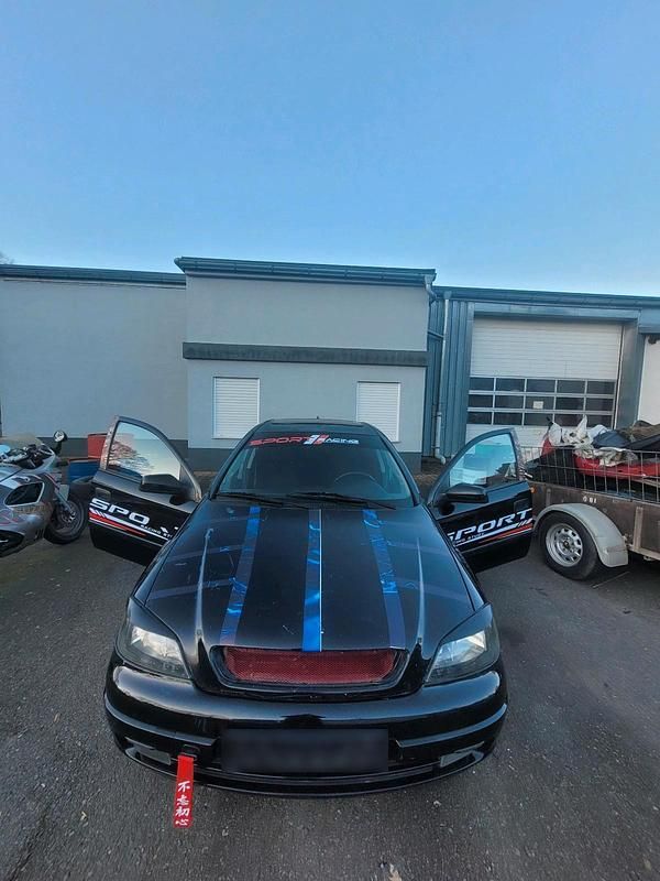 Gebraucht Opel Astra 116 PS (85 kW) 2000 Schwarz Limousine