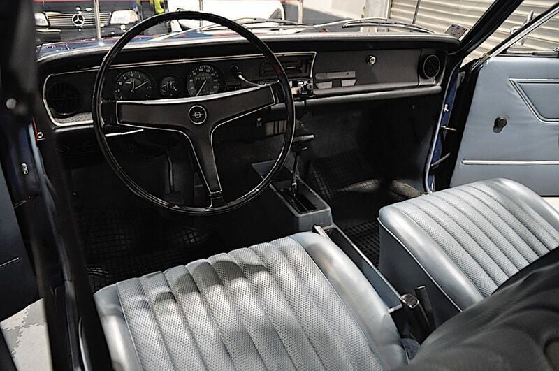 Gebraucht Opel Rekord 90 PS (66 kW) 1971 Blau Limousine