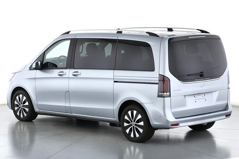 Gebraucht Mercedes V250 Style 190 PS (139 kW) 2024 Hightechsilber metallic Van / Kleinbus
