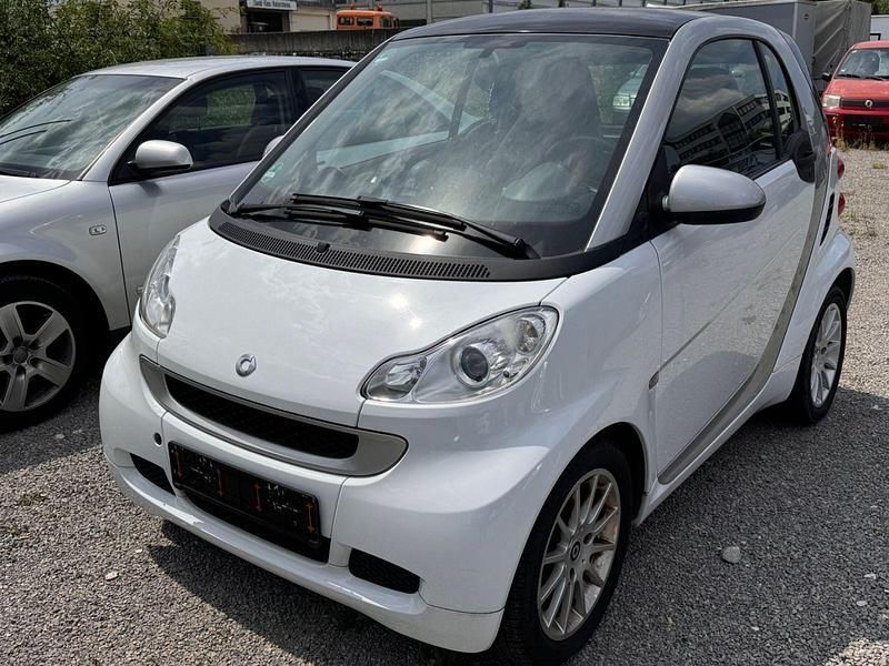 Weiß Gebraucht 2011 Smart ForTwo Coupé Coupé | 3.599 € (Fairer Preis) - Bild 1/4