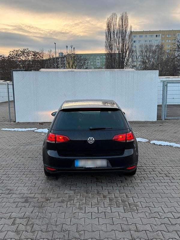 Gebraucht VW Golf VII R-line 85 PS (62 kW) 2016 Schwarz Limousine
