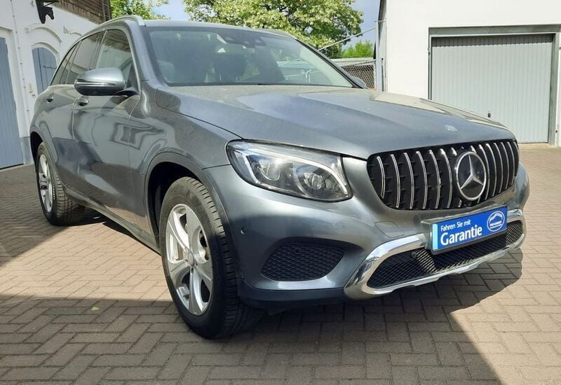 Grau Gebraucht 2016 Mercedes GLC250 SUV | 19.750 € (Guter Preis) - Bild 1/4