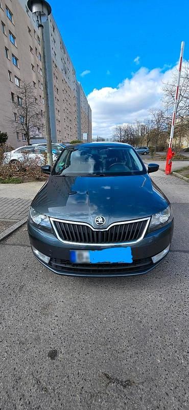 Gebraucht Skoda Rapid 105 PS (77 kW) 2014 Andere farben Kleinwagen