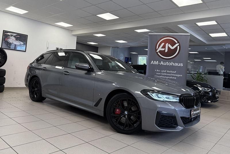 Grau Gebraucht 2023 BMW 540 M Sport Kombi | 39.999 € (Guter Preis) - Bild 1/4