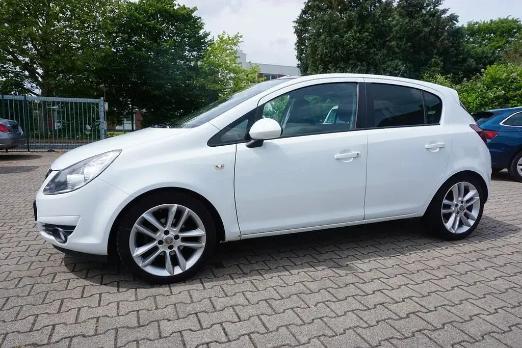 Gebraucht Opel Corsa Color Edition 90 PS (66 kW) 2009 Schwarz Kleinwagen