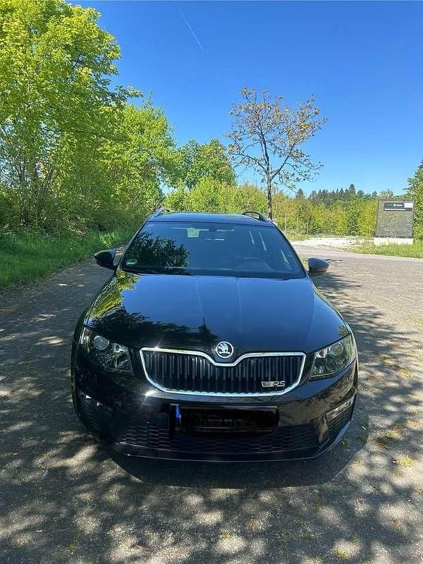 Schwarz Gebraucht 2015 Skoda Octavia RS Kombi | 15.200 € (Fairer Preis) - Bild 1/4