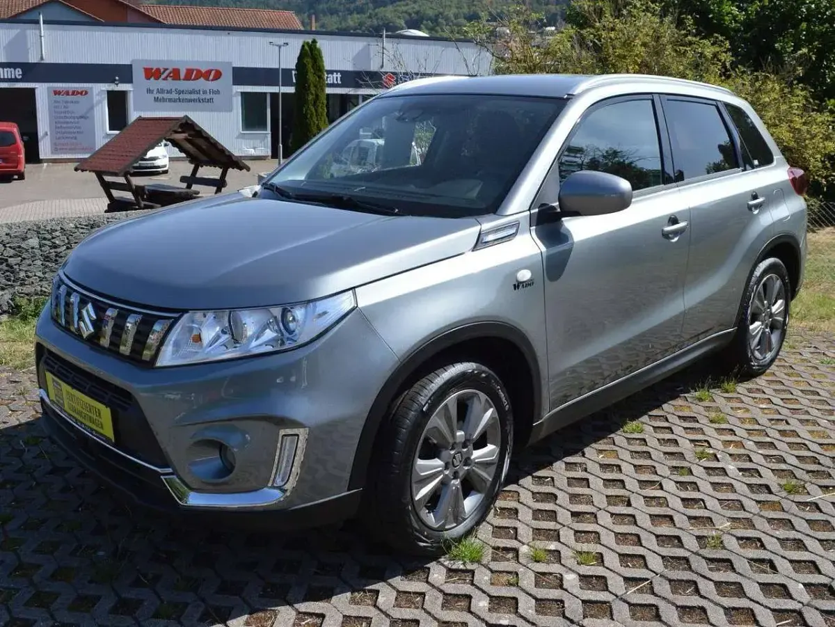 Gebraucht Suzuki Vitara Comfort 140 PS (102 kW) 2019 Galactic gray SUV