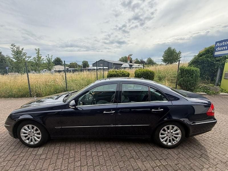 Gebraucht Mercedes E350 272 PS (200 kW) 2007 Blau Limousine