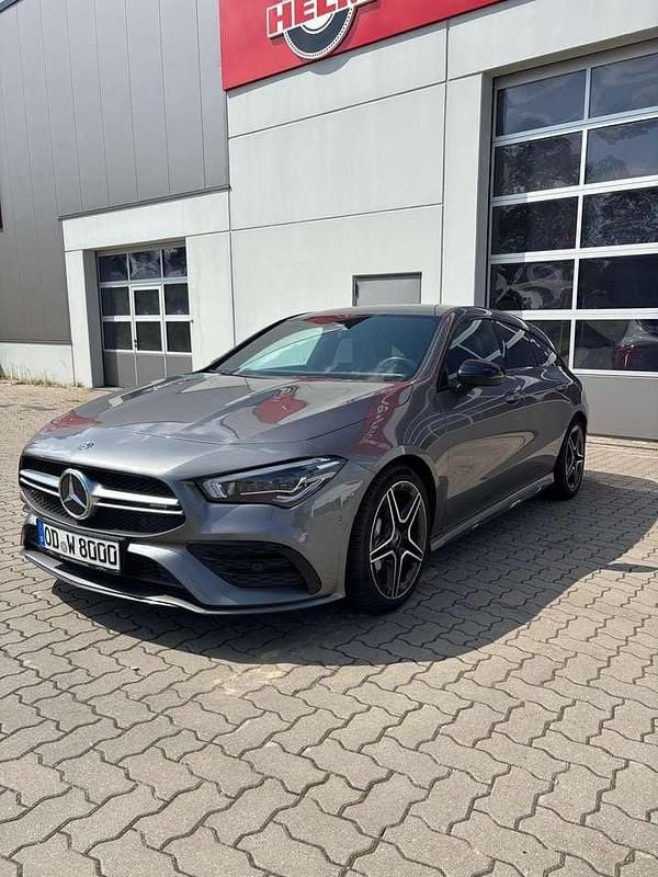 Grau Gebraucht 2019 Mercedes CLA35 AMG AMG Kombi | 30.750 € (Guter Preis) - Bild 1/4