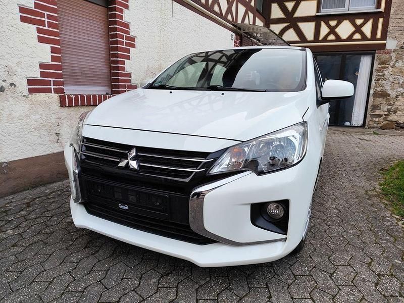 Gebraucht Mitsubishi Space Star Select 71 PS (52 kW) 2023 Weiß Kleinwagen