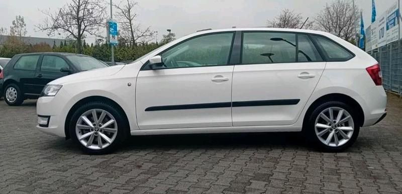 Gebraucht Skoda Rapid 115 PS (84 kW) 2013 Weiß Kleinwagen