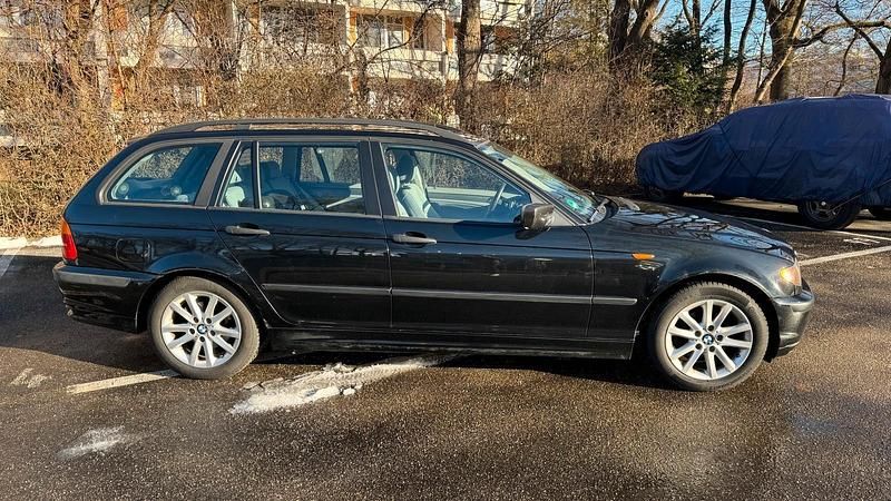 Gebraucht BMW 318 143 PS (105 kW) 2005 Schwarz Kombi