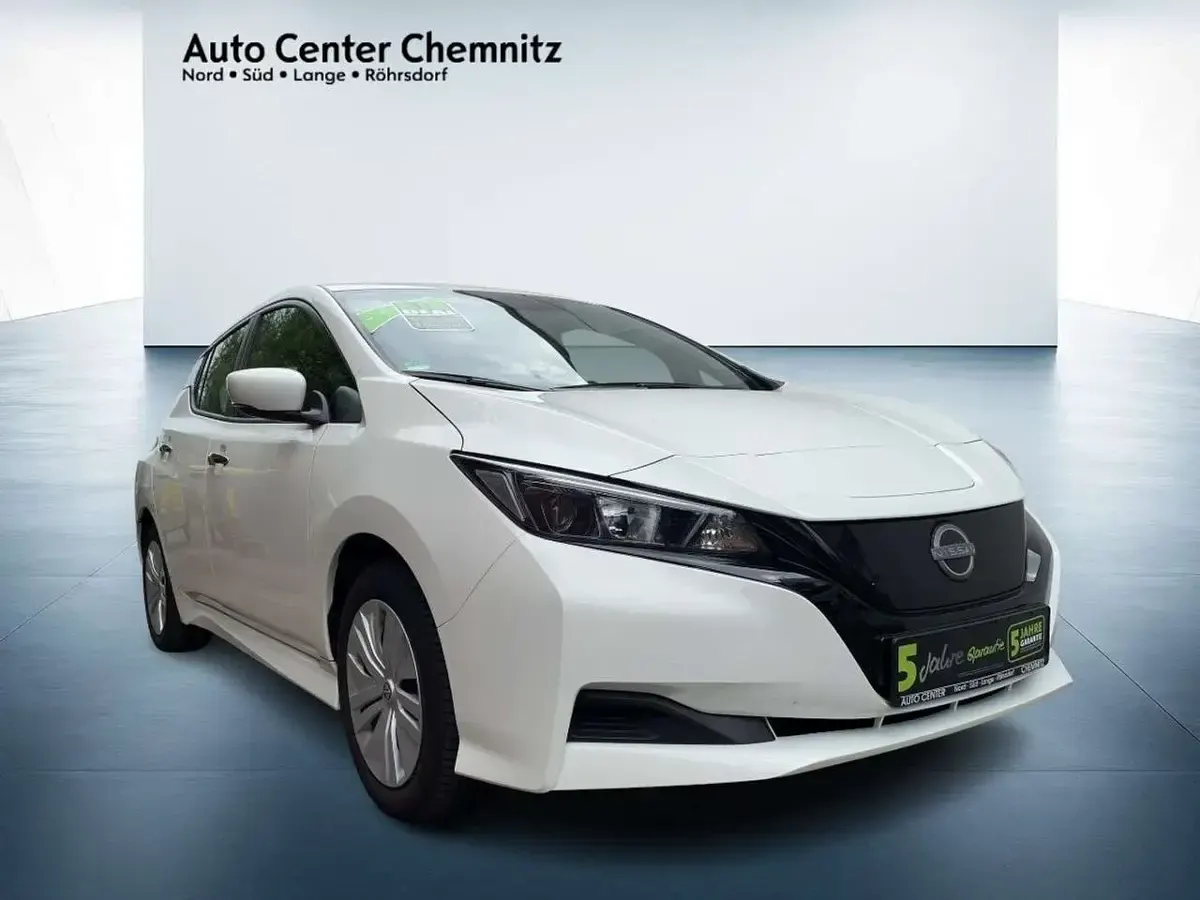 Gebraucht Nissan Leaf 110 kW (150 PS) 2022 Weiß Kleinwagen