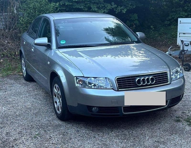 Gebraucht Audi A4 131 PS (96 kW) 2002 Silber Limousine