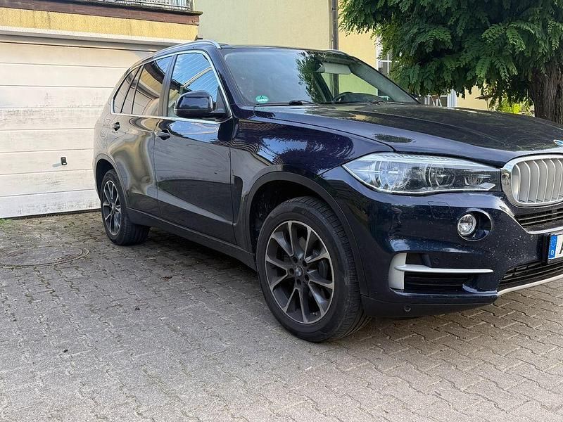 Blau Gebraucht 2018 BMW X5 SUV | 29.500 € (Fairer Preis) - Bild 1/4