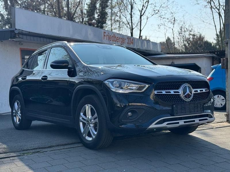 Gebraucht Mercedes GLA250 Business 218 PS (160 kW) 2023 Schwarz SUV