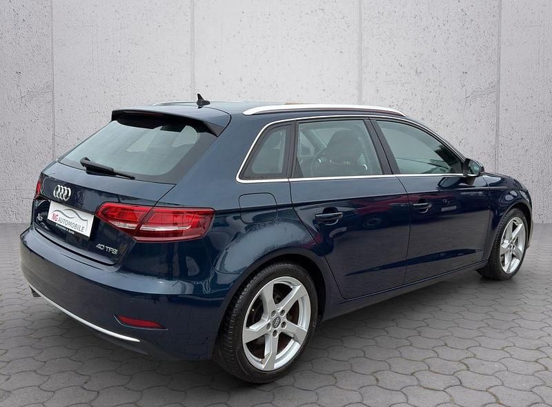 Gebraucht Audi A3 Sport 190 PS (139 kW) 2019 Blau Limousine