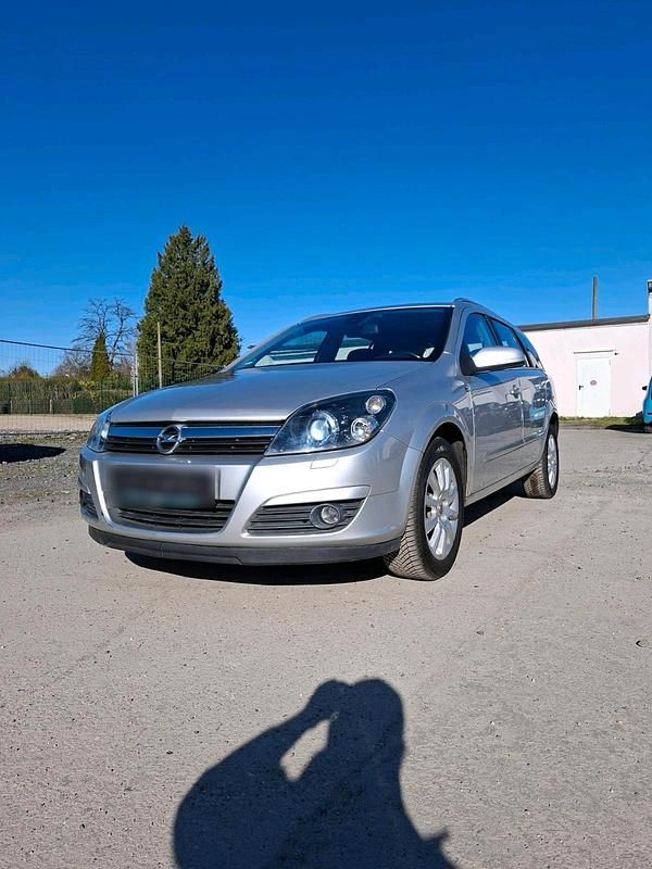 Gebraucht Opel Astra 125 PS (91 kW) 2004 Silber Kombi