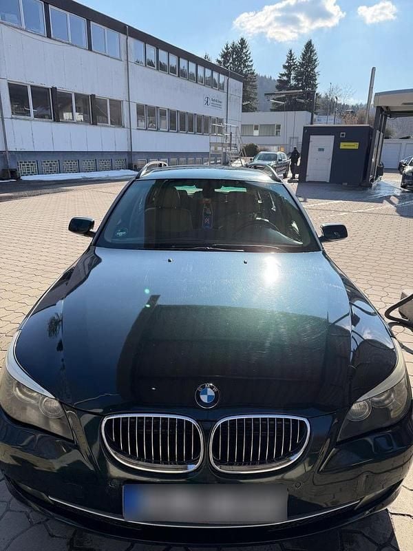 Gebraucht BMW 530 231 PS (169 kW) 2007 Grün Kombi