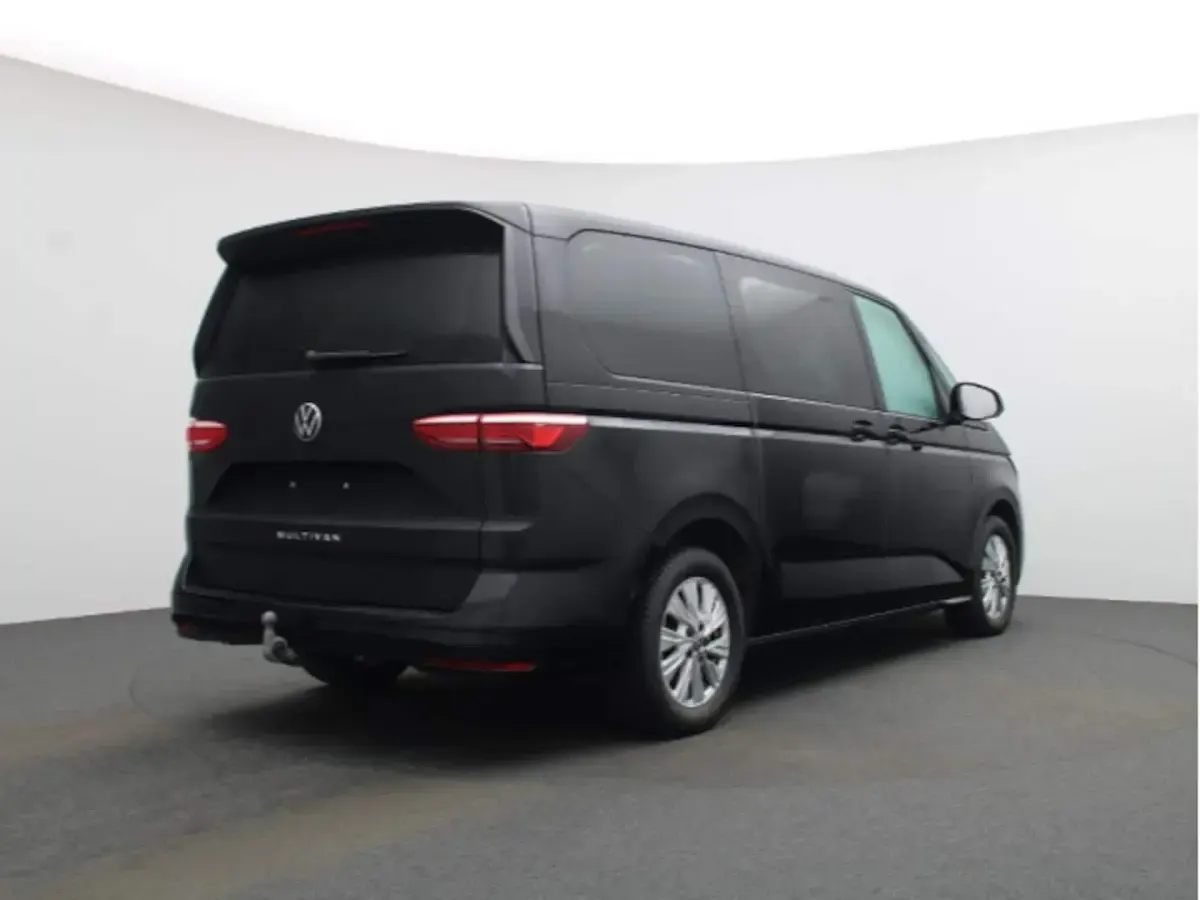 Używany VW Multivan Life 150 KM (110 kW) 2025 Minivan