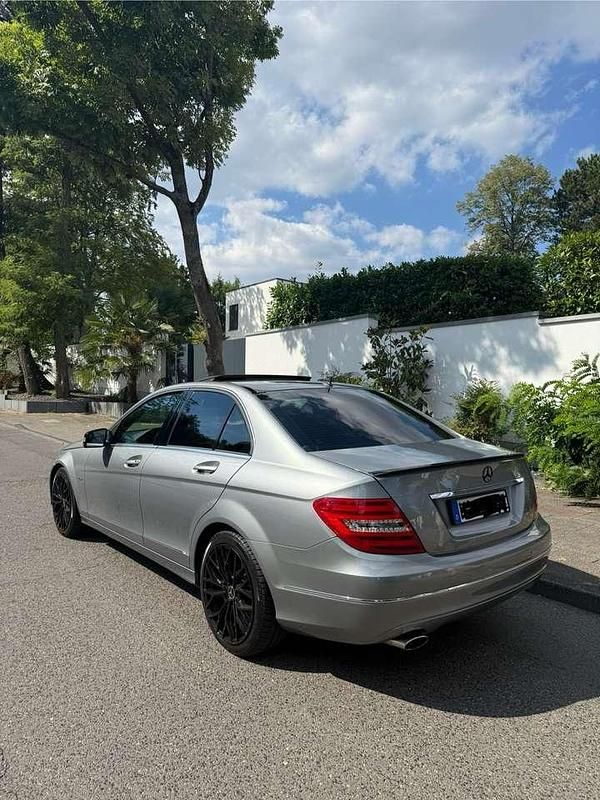 Gebraucht Mercedes C250 204 PS (150 kW) 2011 Grau Limousine