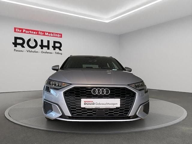 Gebraucht Audi A3 Basis 116 PS (85 kW) 2024 Florettsilber metallic
