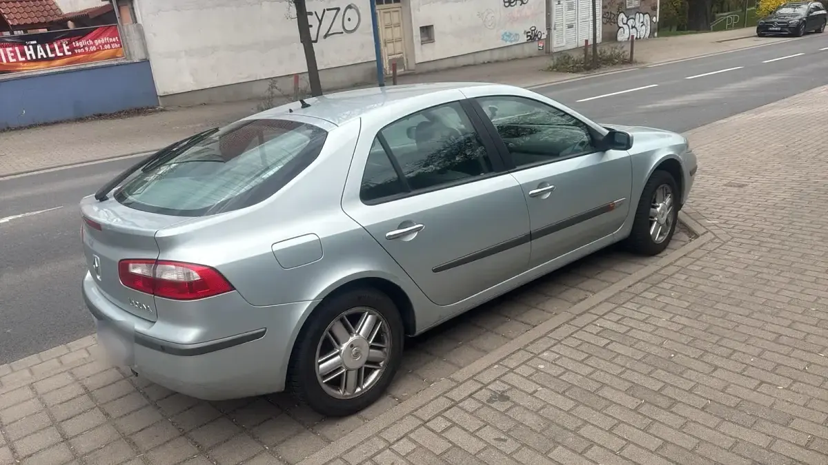Gebraucht Renault Laguna II 135 PS (99 kW) 2003 Silber Kombi