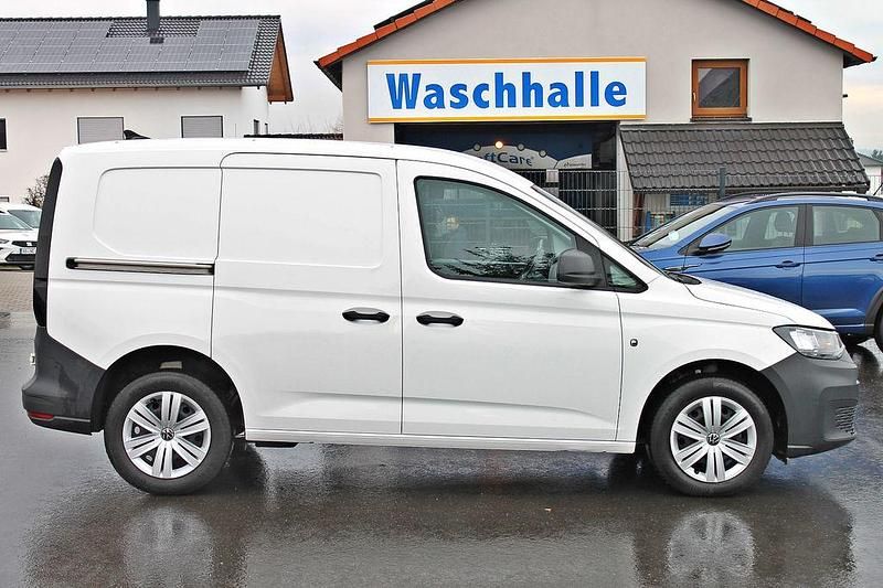 Gebraucht VW Caddy 102 PS (75 kW) 2023 Weiß Van / Kleinbus