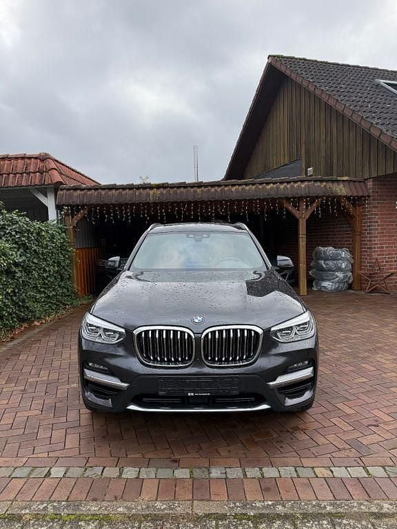 Grau Gebraucht 2021 BMW X3 Luxury Line SUV | 29.999 € (Fairer Preis) - Bild 1/4