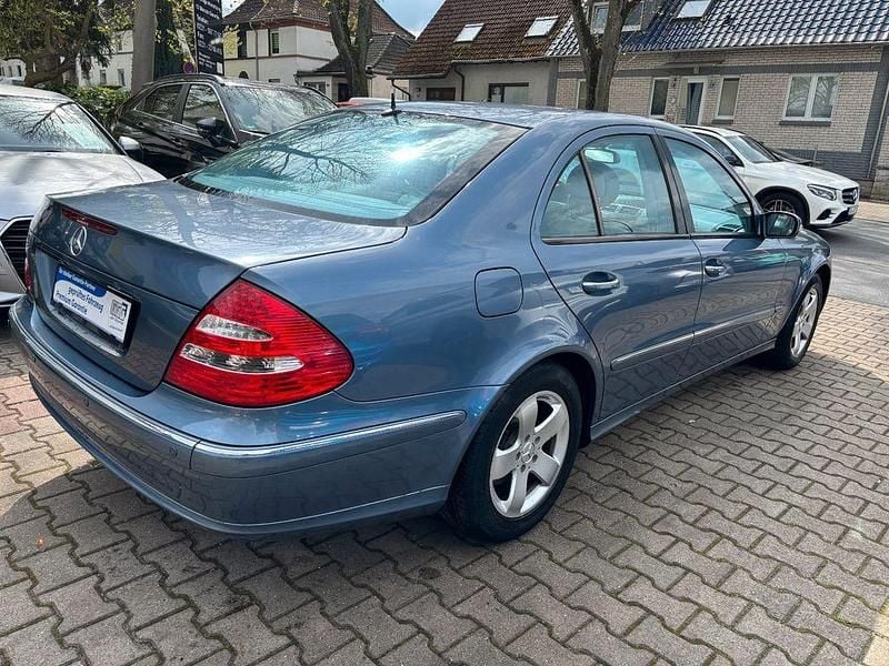 Gebraucht Mercedes E320 Avantgarde 224 PS (164 kW) 2003 Violett Limousine