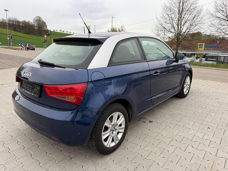 Gebraucht Audi A1 Attraction 105 PS (77 kW) 2010 Blau Kleinwagen