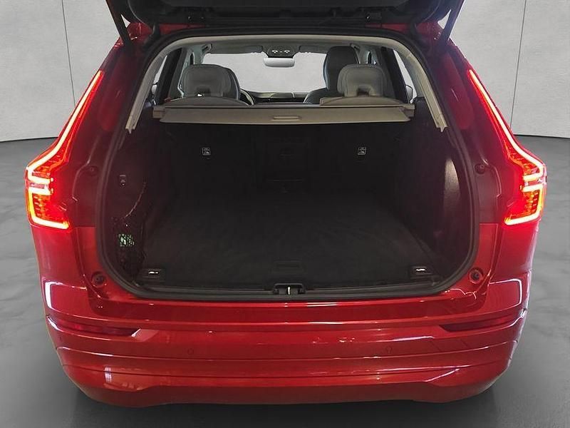Gebraucht Volvo XC60 Core 250 PS (183 kW) 2024 Fusion red metallic SUV