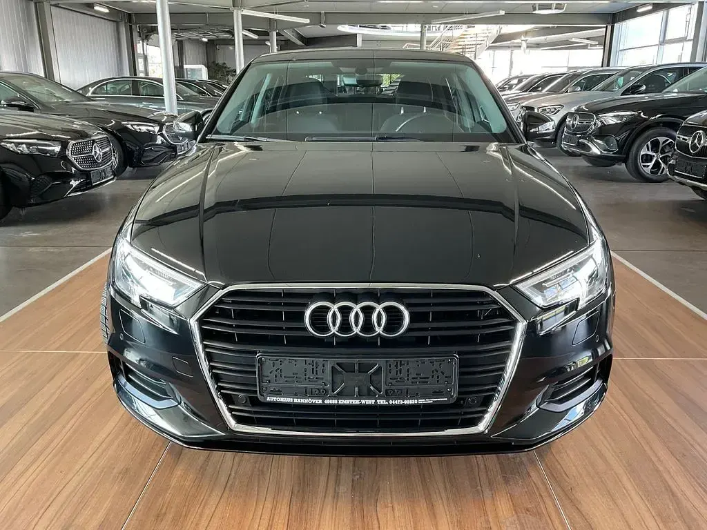 Gebraucht Audi A3 116 PS (85 kW) 2018 Schwarz Limousine