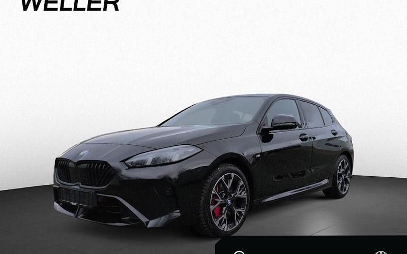 Schwarz Gebraucht 2025 BMW 120 Comfort Edition Kleinwagen | 36.880 € (Guter Preis) - Bild 1/4