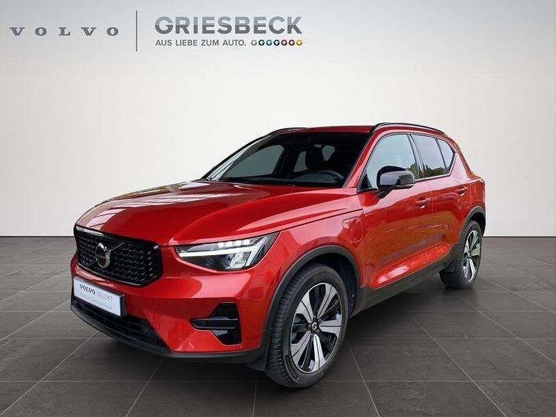 Fusion red / metallic Gebraucht 2022 Volvo XC40 Plus SUV | 29.990 € (Guter Preis) - Bild 1/4