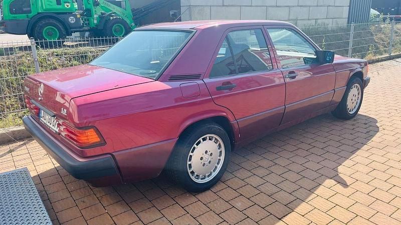 Gebraucht Mercedes 190 109 PS (80 kW) 1991 Rot Limousine