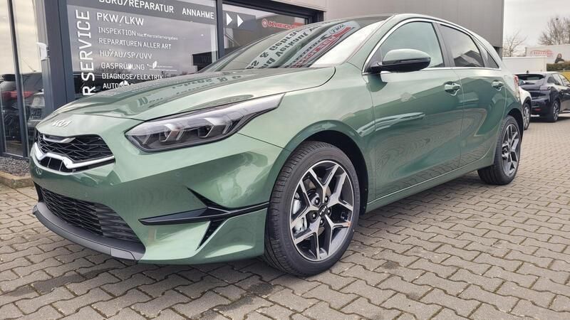 Experience grün Neu 2024 Kia Ceed Limousine | 26.079 € (Fairer Preis) - Bild 1/4