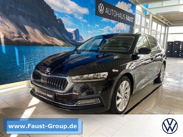 Schwarz perleffekt Gebraucht 2022 Skoda Octavia Style Kombi | 25.950 € (Fairer Preis) - Bild 1/4