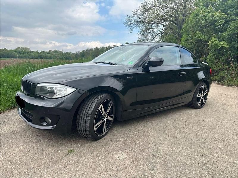 Schwarz Gebraucht 2013 BMW 120 Kleinwagen | 7.999 € (Guter Preis) - Bild 1/4