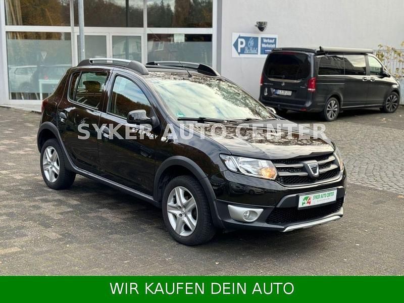 Schwarz Gebraucht 2015 Dacia Sandero Prestige Limousine | 5.250 € (Fairer Preis) - Bild 1/4