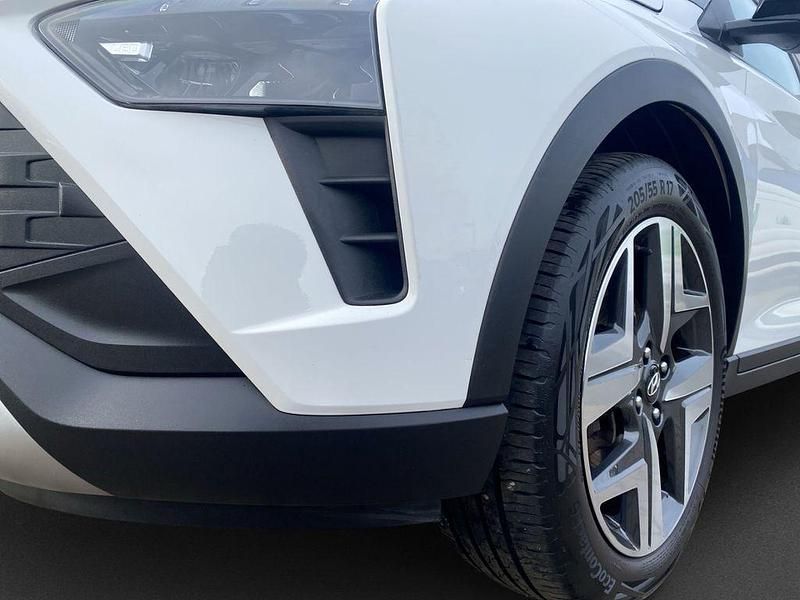 Gebraucht Hyundai Bayon Intro Edition 101 PS (74 kW) 2021 Weiss SUV