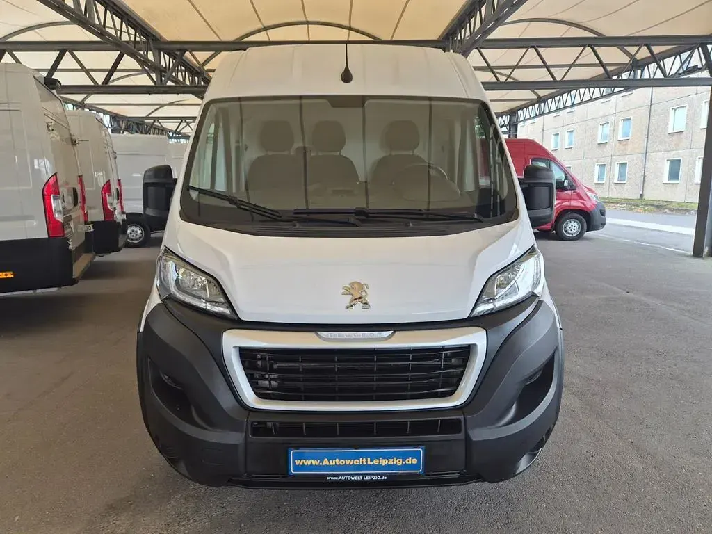 Gebraucht Peugeot Boxer 140 PS (102 kW) 2022 Weiß Van