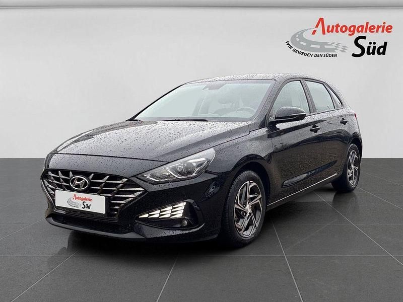 Gebraucht Hyundai i30 120 PS (88 kW) 2023 Phantom black Limousine