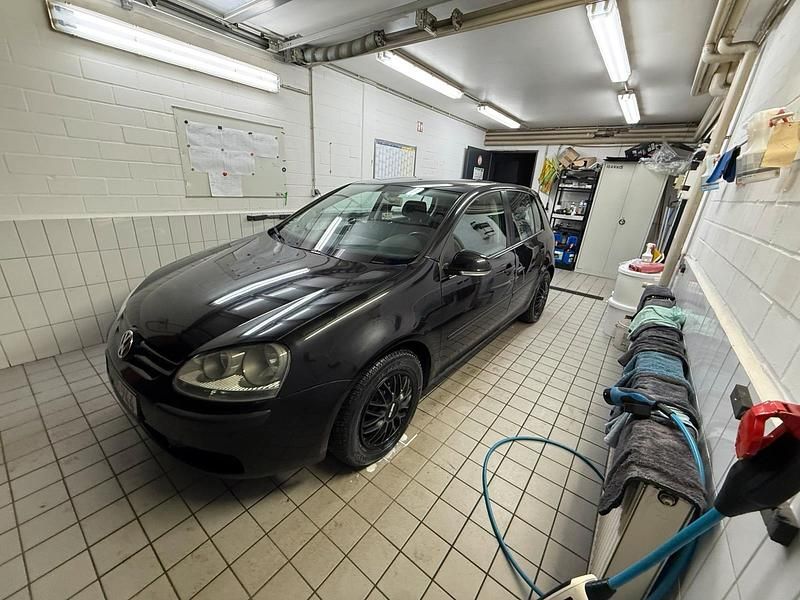 Gebraucht VW Golf IV 75 PS (55 kW) 2003 Schwarz Limousine