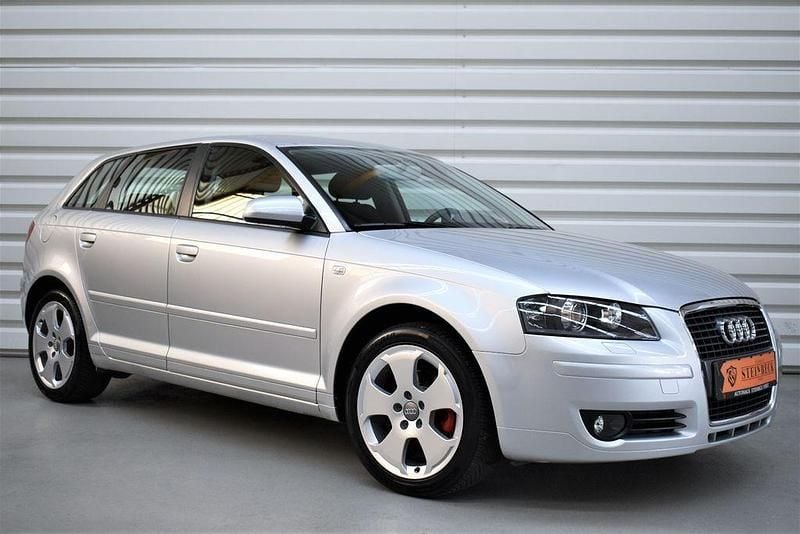 Silber Gebraucht 2006 Audi A3 Ambition Limousine | 11.990 € - Bild 1/4
